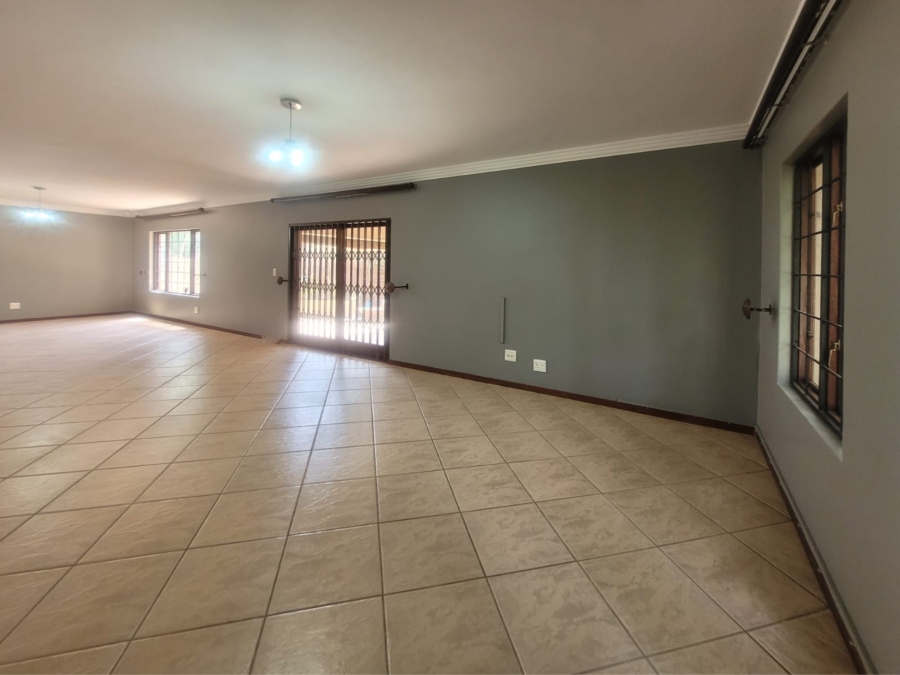 To Let 3 Bedroom Property for Rent in Melodie North West